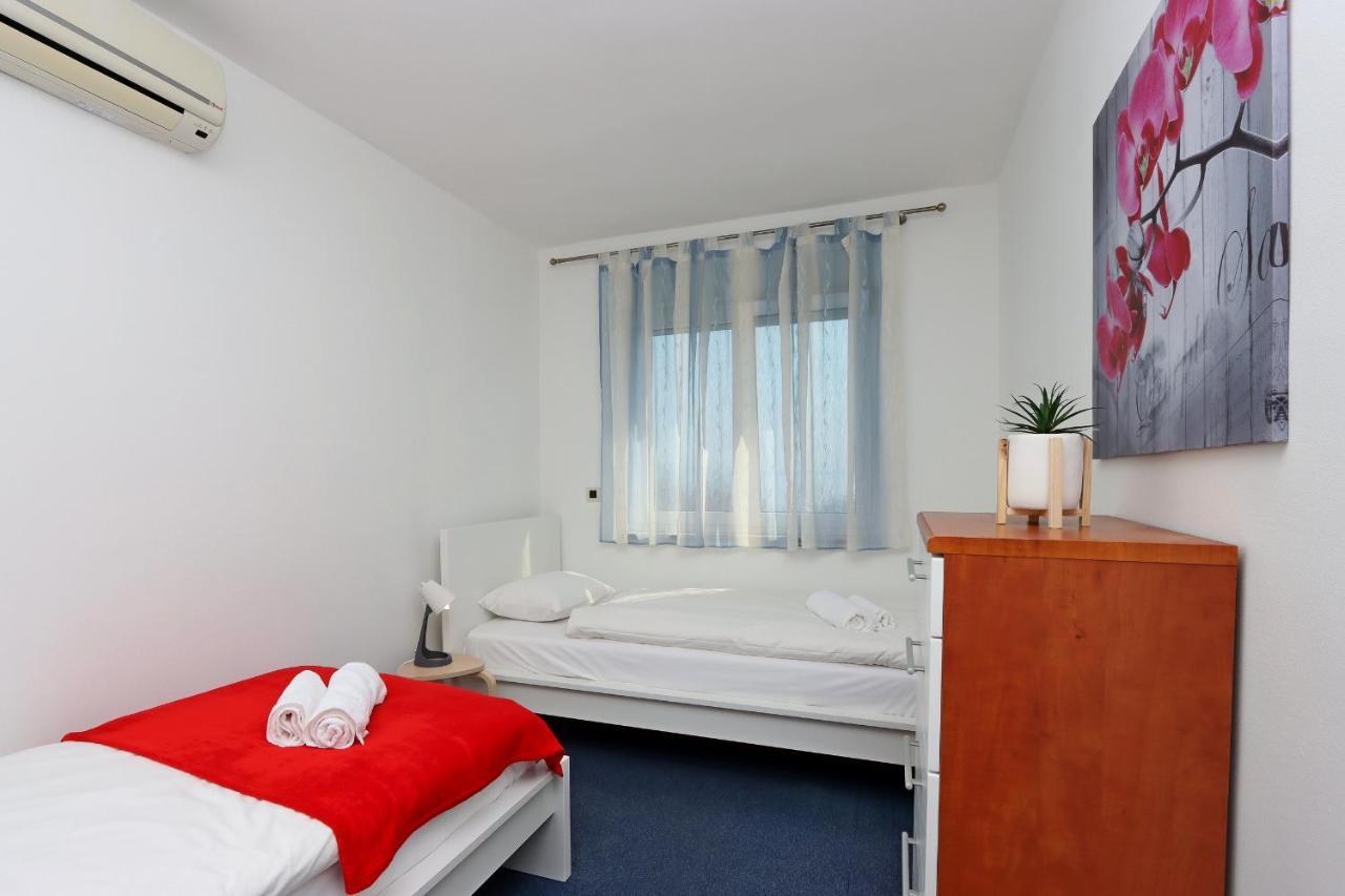 Starry Night - Smart Tv, Extra Big Bed, Big Bathtub, Private Parking, Sea View, Wifi, 2Bedrooms فولوسكو المظهر الخارجي الصورة