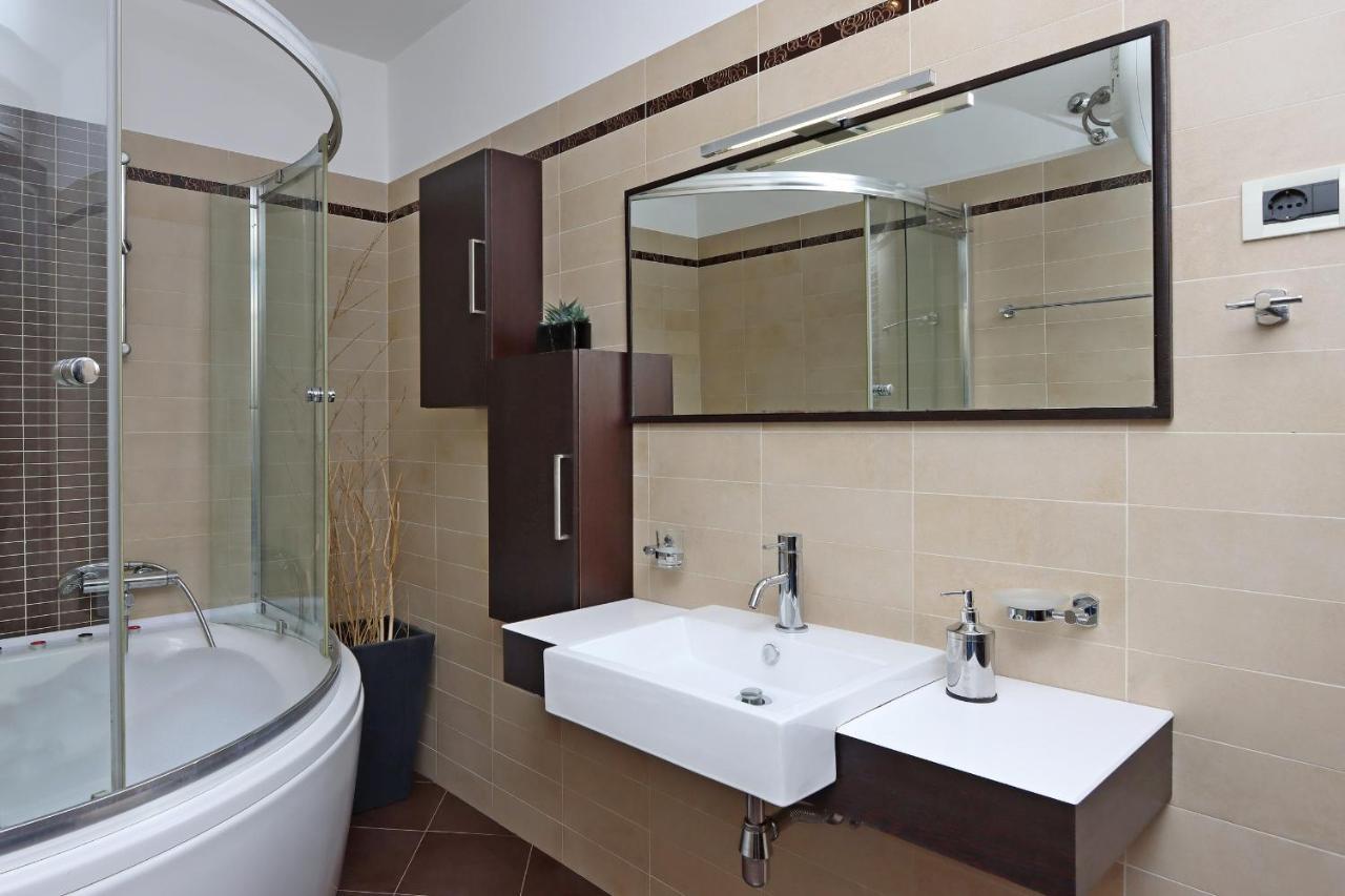 Starry Night - Smart Tv, Extra Big Bed, Big Bathtub, Private Parking, Sea View, Wifi, 2Bedrooms فولوسكو المظهر الخارجي الصورة