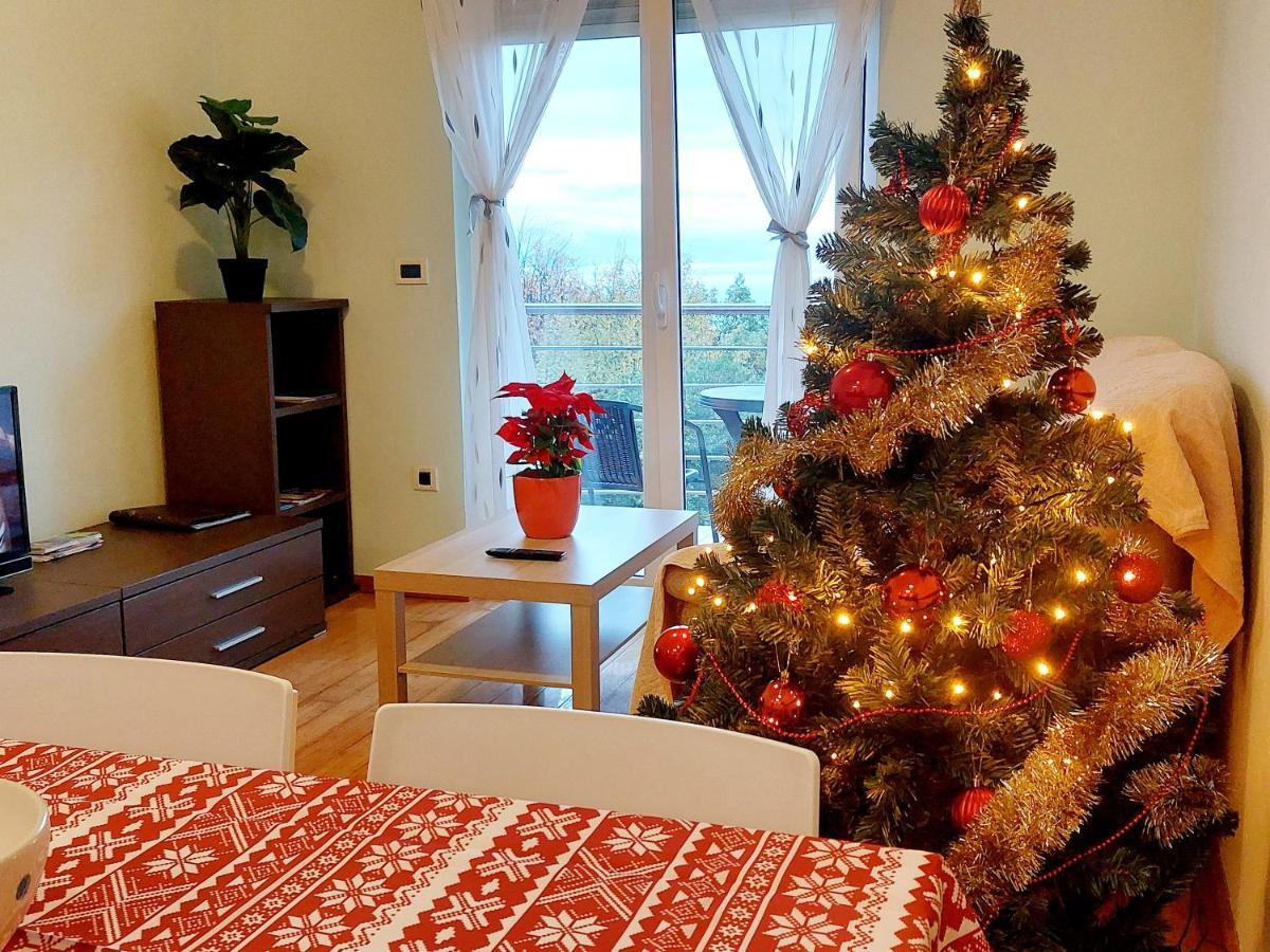 Starry Night - Smart Tv, Extra Big Bed, Big Bathtub, Private Parking, Sea View, Wifi, 2Bedrooms فولوسكو المظهر الخارجي الصورة